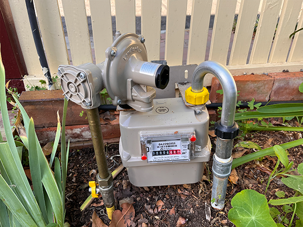 Notice of gas meter relocation card no.3